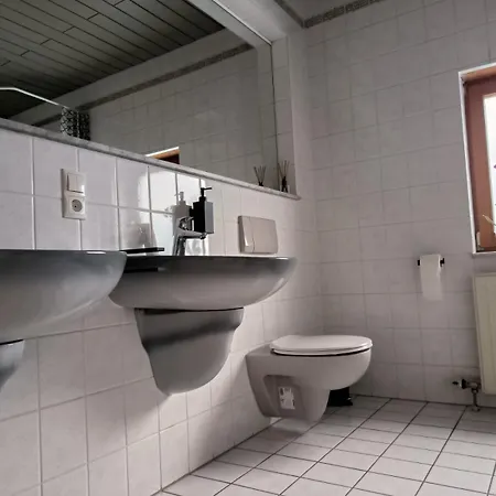 Apartment Amliving - Wohnen Mit Viel Platz - Ganzes Haus Mit Garten Und Garage Ramstein-Miesenbach