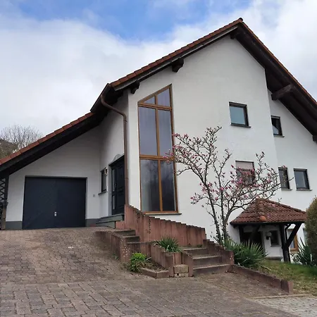 Amliving - Wohnen Mit Viel Platz - Ganzes Haus Mit Garten Und Garage Apartment