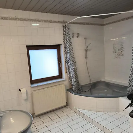 Amliving - Wohnen Mit Viel Platz - Ganzes Haus Mit Garten Und Garage Apartment *