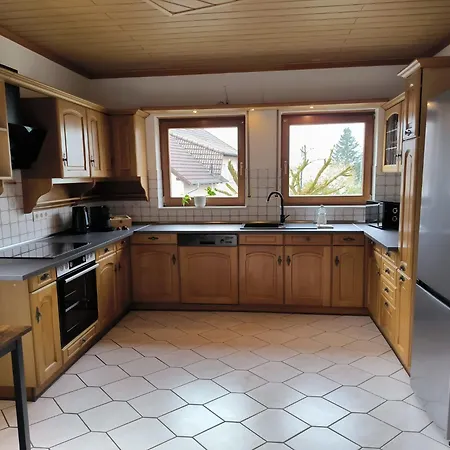 Amliving - Wohnen Mit Viel Platz - Ganzes Haus Mit Garten Und Garage *