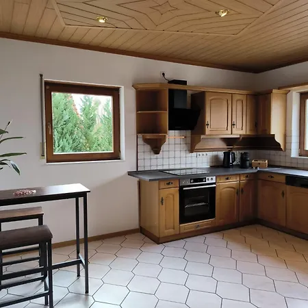 Apartment Amliving - Wohnen Mit Viel Platz - Ganzes Haus Mit Garten Und Garage