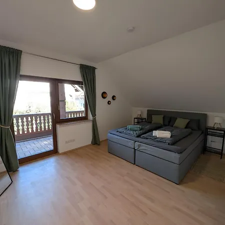 Apartment Amliving - Wohnen Mit Viel Platz - Ganzes Haus Mit Garten Und Garage *