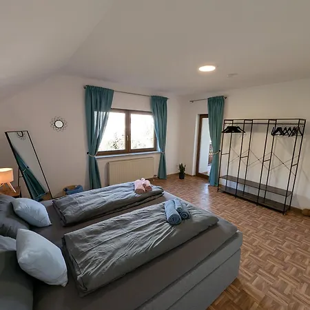Amliving - Wohnen Mit Viel Platz - Ganzes Haus Mit Garten Und Garage Apartment